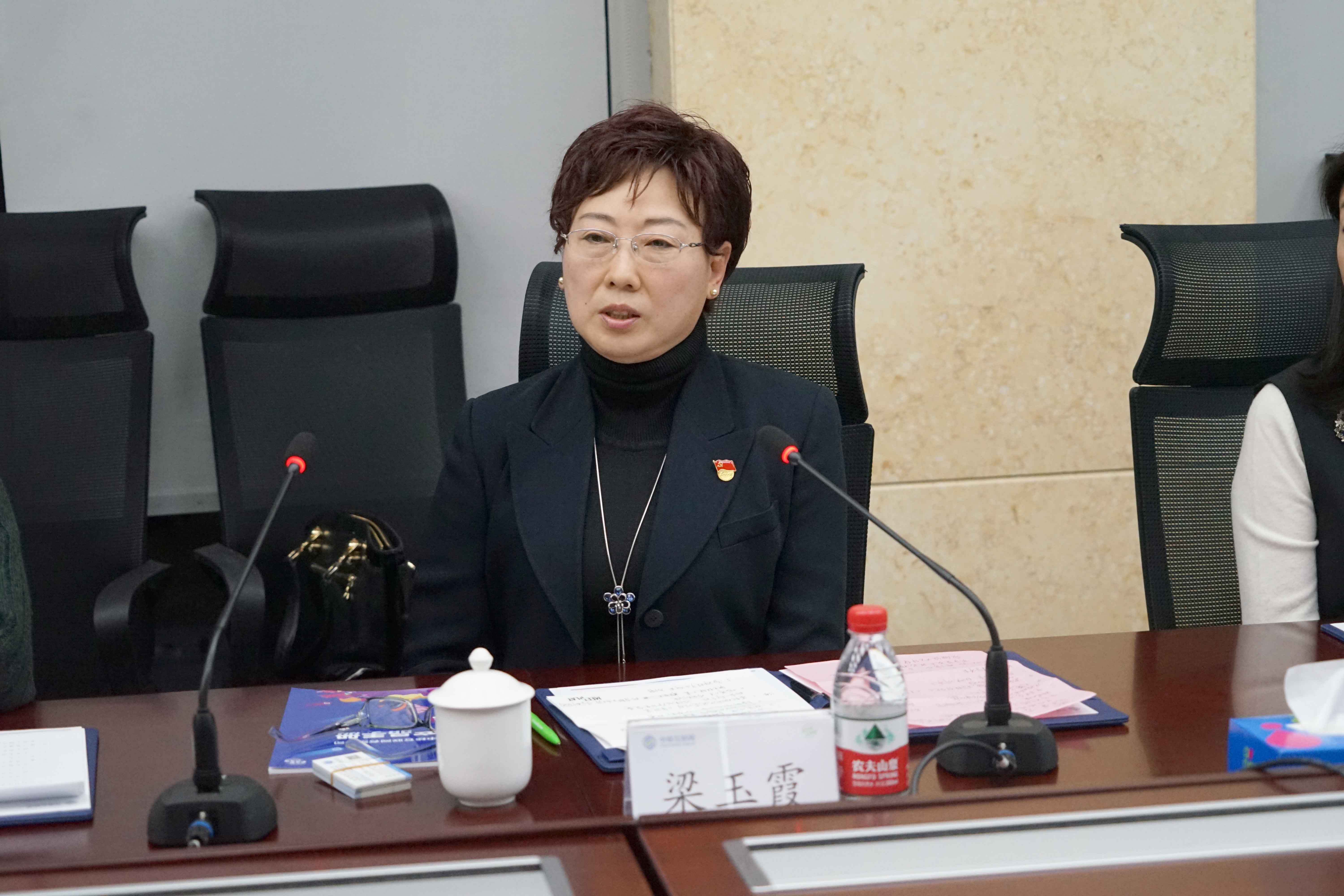 3 廣東省物流行業(yè)協(xié)會(huì)黨支部書記、秘書長(zhǎng)梁玉霞.JPG